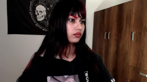 Snapshot of littleluciferrr chatting on June 4, 4:51 am Lucifer online show from June 4, 4:51 am