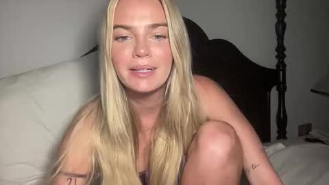 Snapshot of littlemaryjane19 chatting on December 15, 6:50 am Marciabrady online show from December 15, 6:50 am