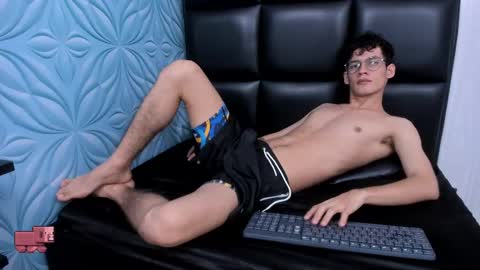 MAX online show from September 25, 11:36 am
