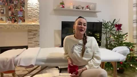 littlemi_bigd online show from January 14, 6:24 pm