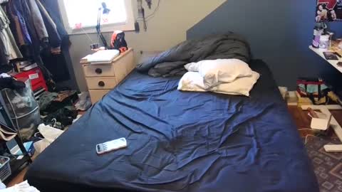 Snapshot of littlemissbuttbutt chatting on September 18, 7:38 pm Madam Buttons online show from September 18, 7:38 pm