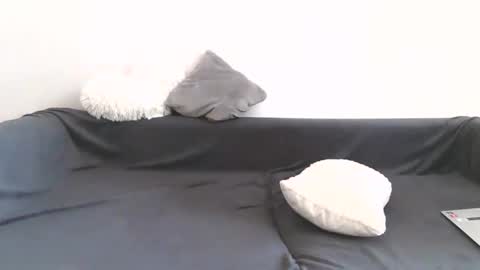 Snapshot of littlemonster_999 chatting on October 27, 10:52 am Anna online show from October 27, 10:52 am