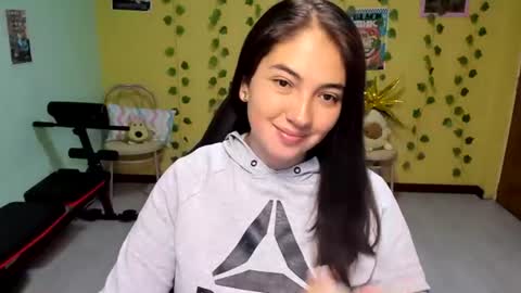 Snapshot of littleprety6969 chatting on June 14, 5:31 am Mia Wednesday to Sunday 730 am to 1030 am Colombian Hour D online show from June 14, 5:31 am