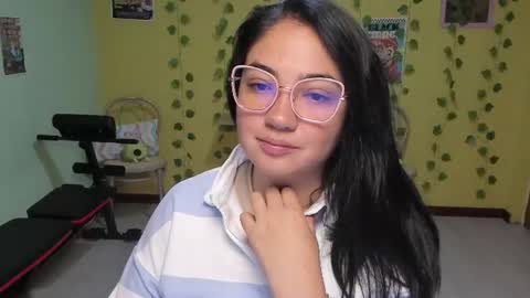 Snapshot of littleprety6969 chatting on June 20, 4:48 am Mia Wednesday to Sunday 730 am to 1030 am Colombian Hour D online show from June 20, 4:48 am
