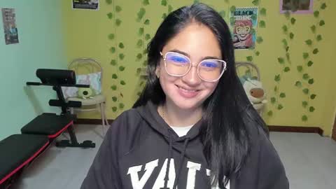 Snapshot of littleprety6969 chatting on June 22, 2:35 am Mia Wednesday to Sunday 730 am to 1030 am Colombian Hour D online show from June 22, 2:35 am