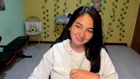 Snapshot of littleprety6969 chatting on July 23, 2:20 am Mia Wednesday to Sunday 730 am to 1030 am Colombian Hour D online show from July 23, 2:20 am