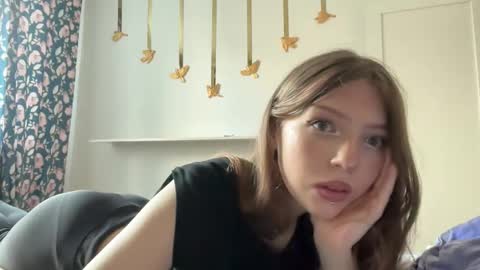 littleprincess3000 online show from April 25, 1:52 pm