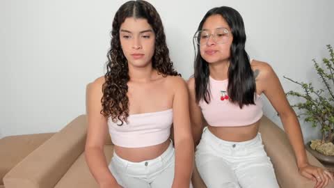 - Eileen - Izzy - Stiven online show from January 8, 12:46 am