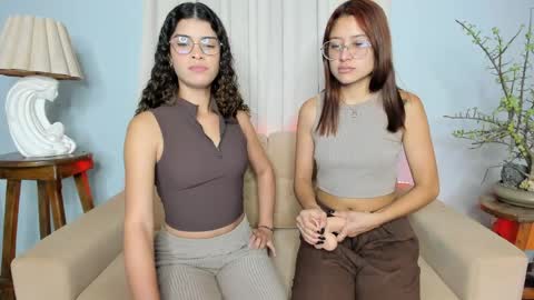 - Eileen - Izzy - Stiven online show from April 4, 4:26 pm