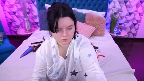 Snapshot of littleshyy chatting on April 28, 12:43 pm Masha online show from April 28, 12:43 pm