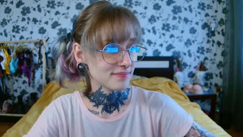 Niki  free tg channel with some photos gifs and info about streams  online show from September 21, 10:06 am