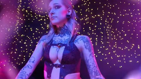 Niki  free tg channel with some photos gifs and info about streams  online show from February 14, 10:56 am