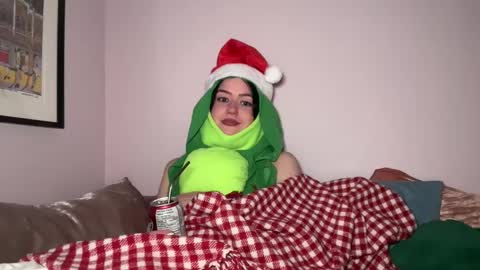 Snapshot of littlesugarpea chatting on December 26, 2:22 am Little Sugar Pea  online show from December 26, 2:22 am