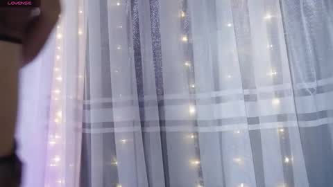 littletammy_ online show from October 11, 1:53 pm