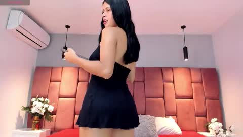 littlevaale online show from October 18, 11:33 am