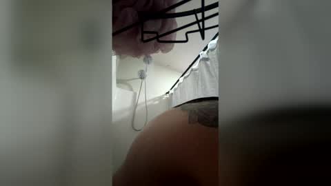 Snapshot of littytothetitty chatting on February 19, 4:41 am Nina online show from February 19, 4:41 am