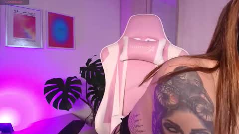 Snapshot of liujunne chatting on November 26, 10:00 pm Junne liu online show from November 26, 10:00 pm