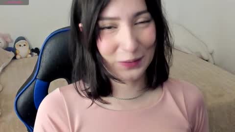 Snapshot of livemakio chatting on October 28, 5:22 am Liz online show from October 28, 5:22 am