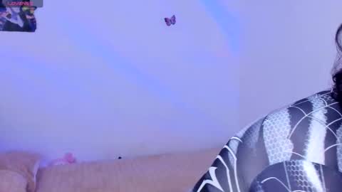 Snapshot of livemakio chatting on November 1, 5:09 am Liz online show from November 1, 5:09 am