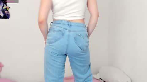 Snapshot of livemakio chatting on November 6, 4:57 am Liz online show from November 6, 4:57 am