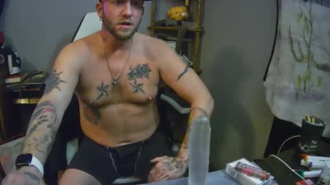 livingpuddle online show from November 22, 11:37 pm