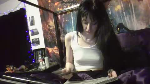 Liv Mirage online show from December 28, 8:48 am