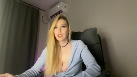 Liya Ray online show from October 20, 3:23 pm