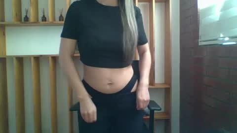 Snapshot of liz_28 chatting on October 1, 8:59 pm liz_28 online show from October 1, 8:59 pm