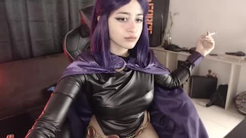 Elizabeth online show from November 14, 9:02 pm