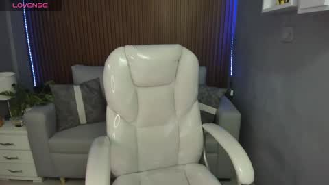 LIZ online show from November 8, 2:56 am