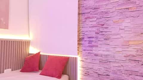 liz_monserrat online show from October 18, 7:25 pm