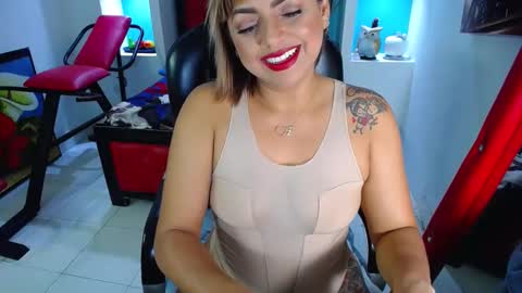 Snapshot of liz_tyler chatting on December 4, 12:19 am Liz Tyler online show from December 4, 12:19 am