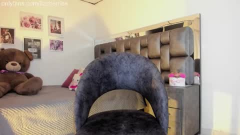 liza honey online show from October 28, 4:05 am