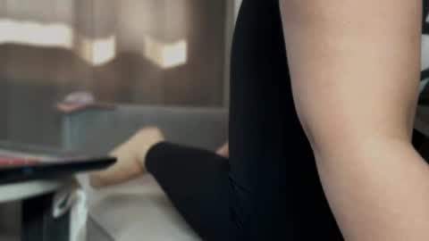 lizamartina online show from April 17, 7:44 am