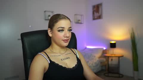 Elizabeth online show from December 14, 6:56 pm