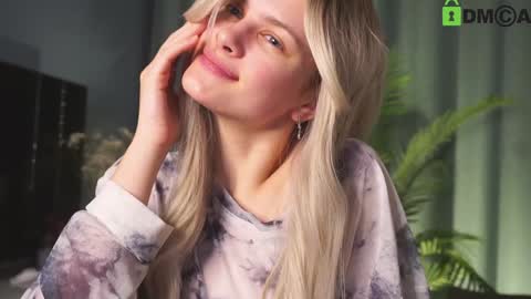 Snapshot of lizbethcoll chatting on January 16, 7:20 pm Sunnheart online show from January 16, 7:20 pm