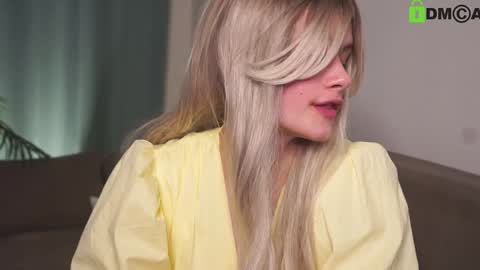 Snapshot of lizbethcoll chatting on January 21, 7:06 pm Sunnheart online show from January 21, 7:06 pm