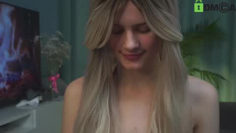 Snapshot of lizbethcoll chatting on February 24, 7:52 pm Sunnheart online show from February 24, 7:52 pm