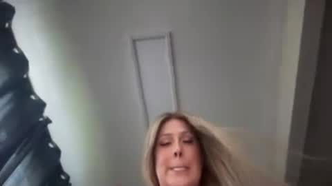 Snapshot of lizpurrxxx chatting on June 28, 2:28 am Liz Purr online show from June 28, 2:28 am