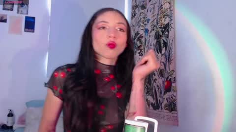 Snapshot of lizza_scott chatting on August 1, 9:35 pm Lizza Scott online show from August 1, 9:35 pm