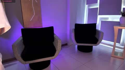 Lizzi  online show from October 11, 8:07 pm