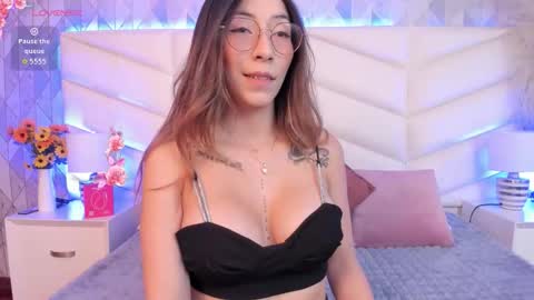 LIZZI online show from February 19, 9:00 pm