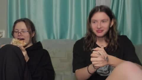 lizzi_muur online show from December 25, 4:54 pm