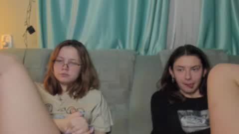 lizzi_muur online show from January 6, 7:45 pm