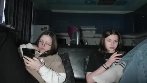 lizzi_muur online show from March 3, 3:20 pm