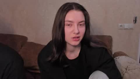 lizzi_muur online show from January 7, 3:36 pm