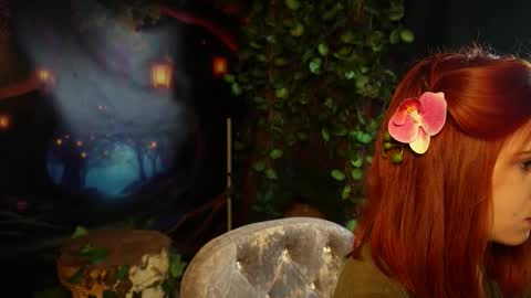 Elizabeth online show from December 1, 6:02 pm