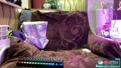 liss online show from February 6, 2:33 am