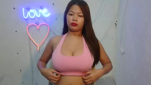 Snapshot of lizzy_955413 chatting on February 22, 7:08 am lizzy_955413 online show from February 22, 7:08 am