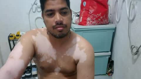 lizzy_955413 online show from June 25, 2:11 am